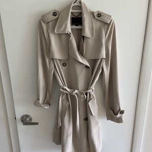 Banana Republic Trench with Waist tie sz Small